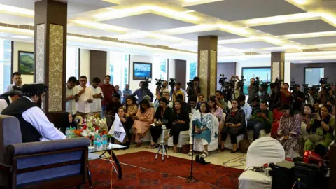 Taliban's Foreign Minister Meets Female Journalists in Breakthrough Press Conference