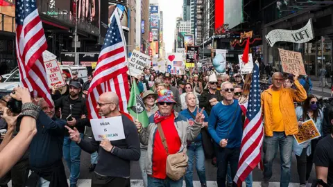 Democratic Opposition Navigates After 'No Kings' Protests