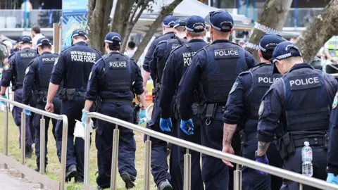 NSW Premier Defends Police Response Amid Bondi Shooting Critique