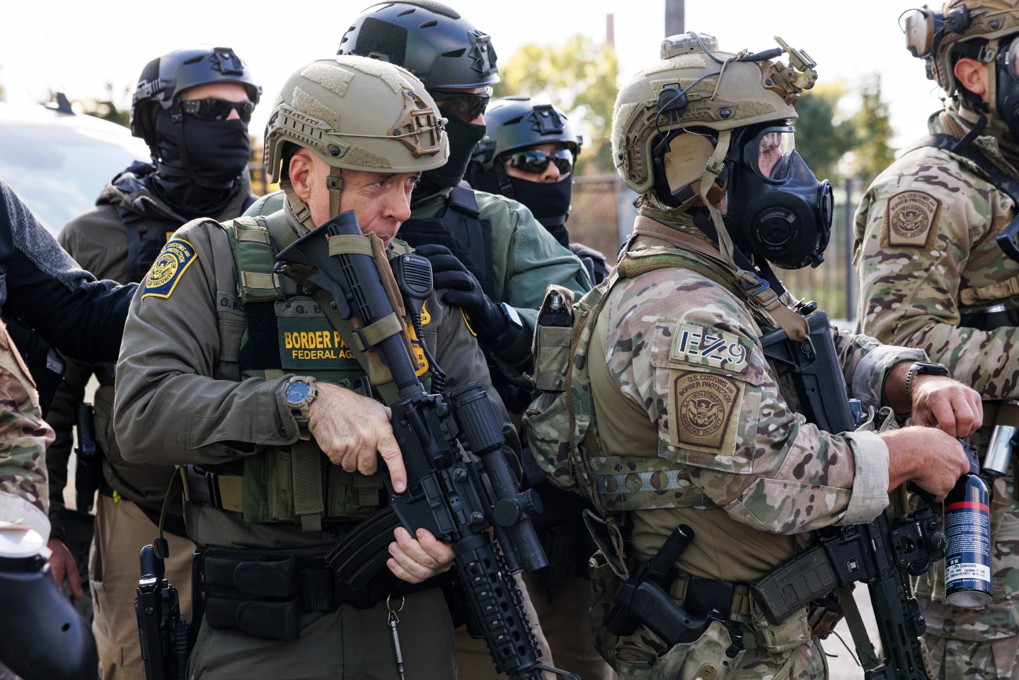 Federal Immigration Enforcement Intensifies in Chicago as Tensions Rise