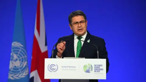 Trump Announces Pardon for Former Honduras President Convicted of Drug Trafficking