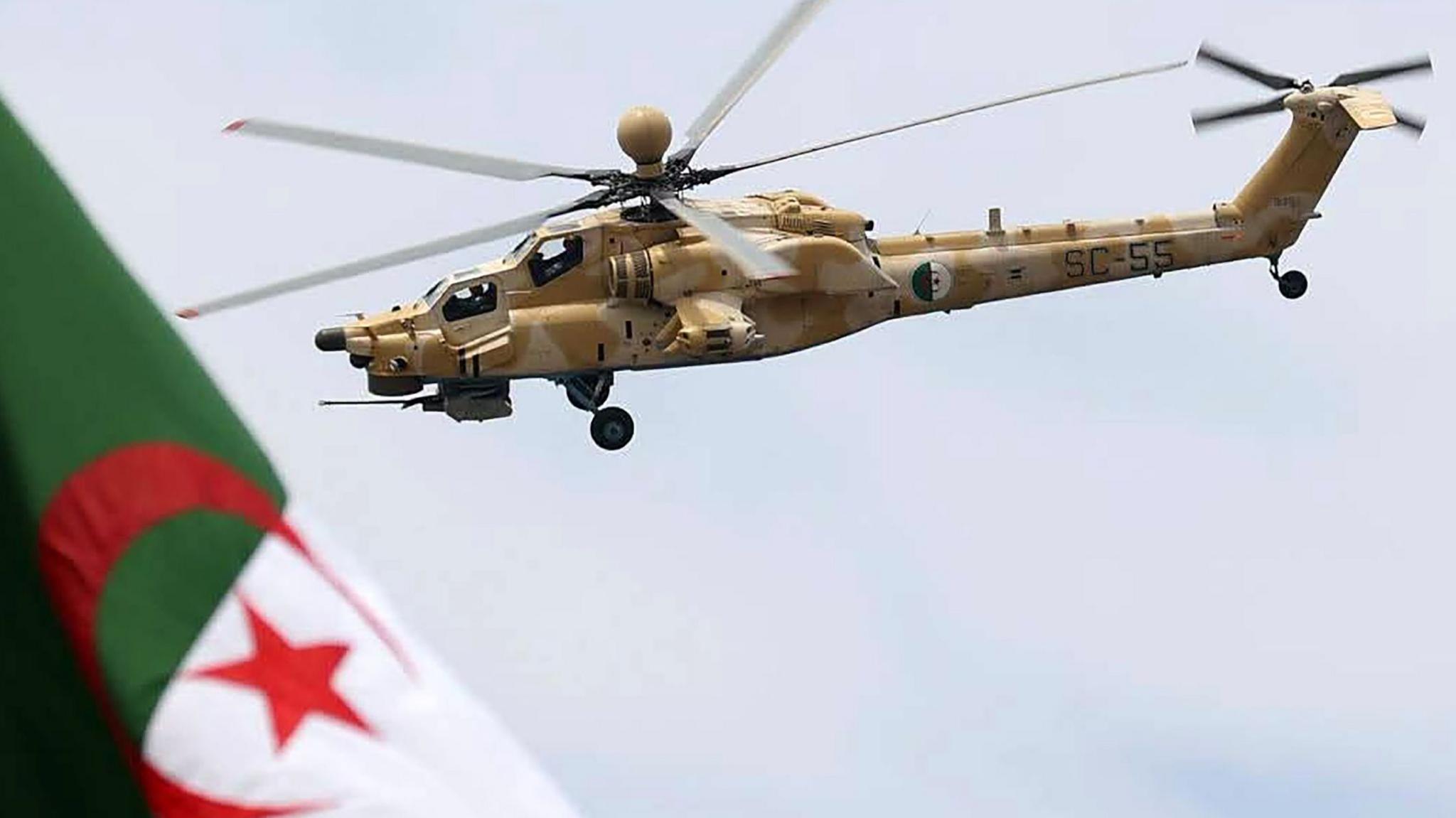 Algerian military helicopter over Niger