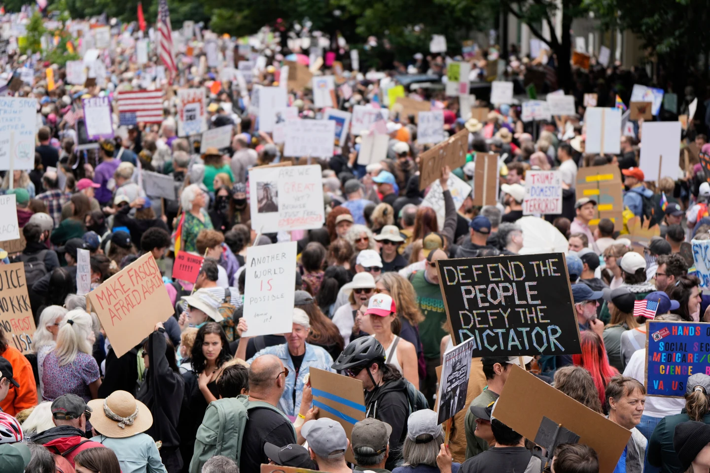 Massive 'No Kings' Protests Scheduled in Washington and Nationwide Against Trump Administration
