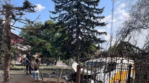 Tragic Russian Air Strike Claims Lives of Pensioners in Ukraine