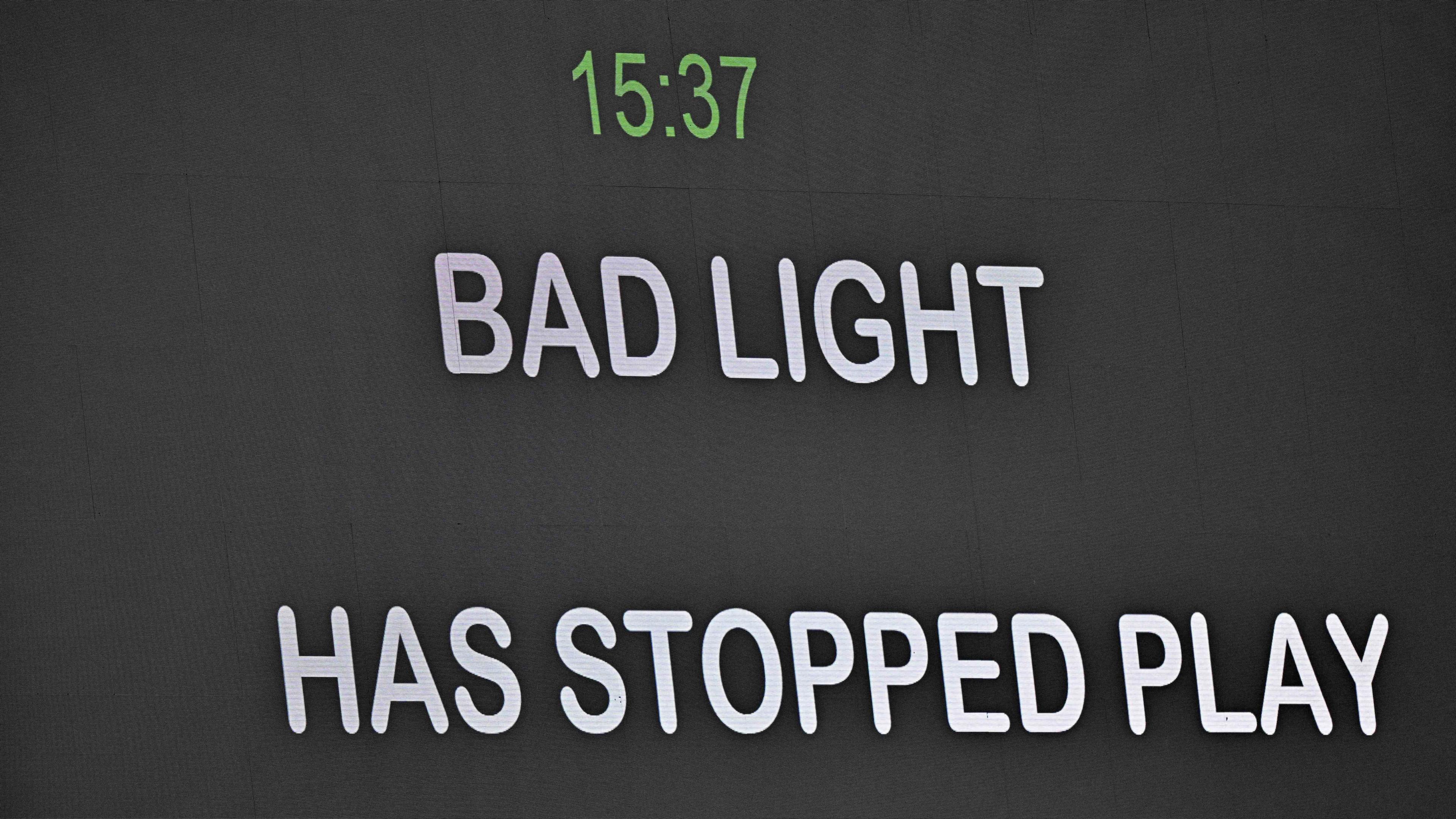 Cricket’s Bad Light Dilemma: New Rule Unused in Durban Test