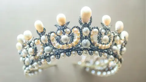 Heist at the Louvre: A Brazen Theft of France's Crown Jewels