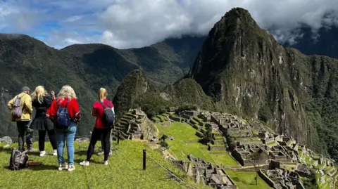 Dispute Over Bus Services Strands Tourists at Machu Picchu