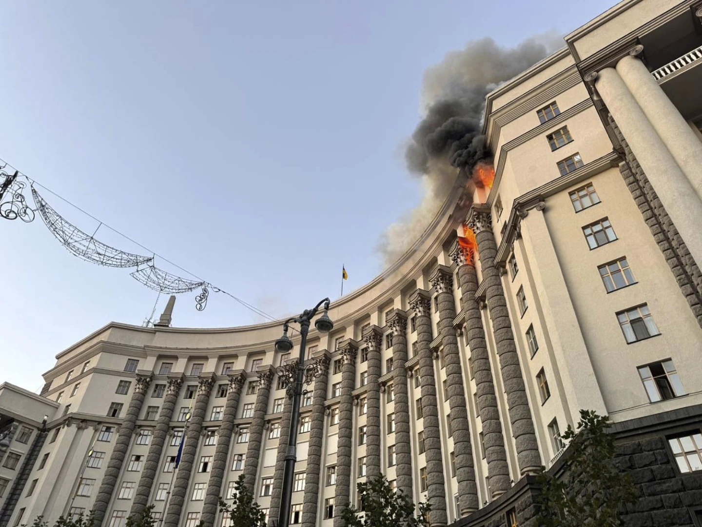 Kyiv Faces Largest Aerial Attack; Diplomats Tour Damage