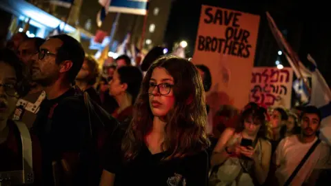 Families Blame Netanyahu for Hostage Crisis Amid Ongoing Conflict