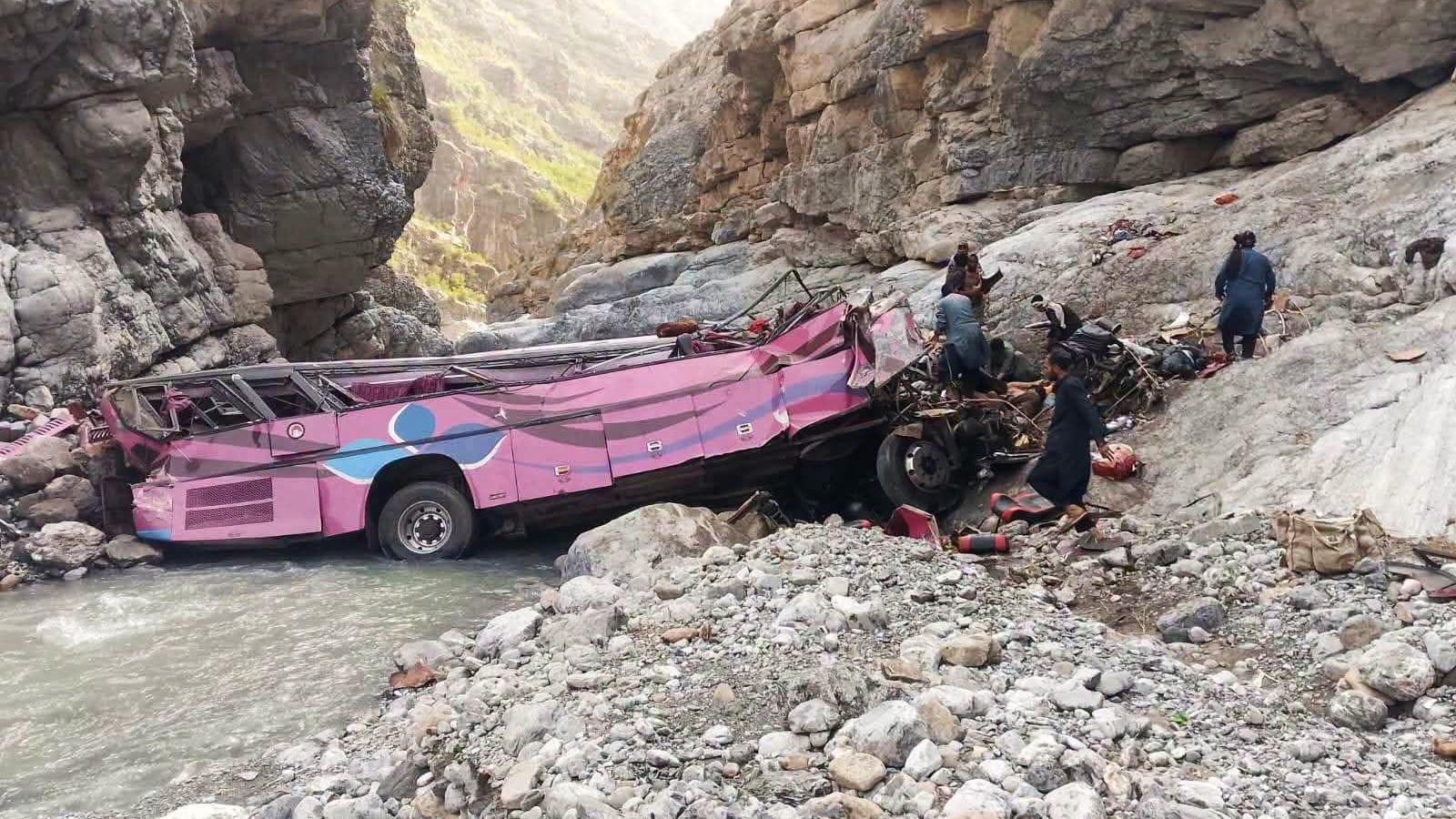 At Least 32 Dead in Bus Crash on Pakistan's Mountain Roads