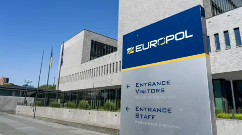 Dutch Teens Detained for Alleged Russian Espionage