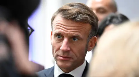 France: Political Turmoil as Pressure Mounts on President Macron