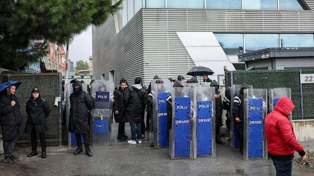 Turkish Police Raid Halk TV Headquarters, Halting Live Broadcasts