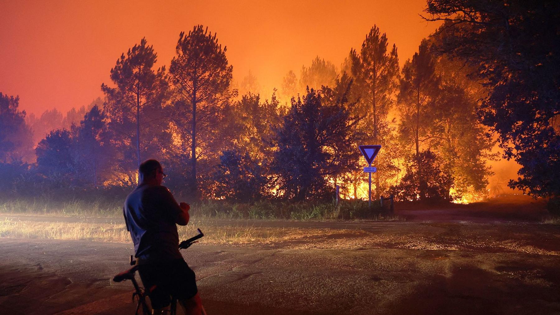 12,000 Evacuated as Wildfires Rage in Southwest France