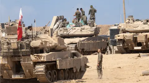 Israeli Forces Advance into Critical Residential Areas of Gaza City