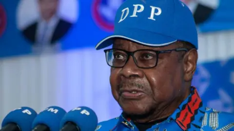 Peter Mutharika Takes Commanding Lead in Malawi's Presidential Race