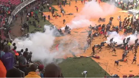 Tragic Chaos in Nairobi as Police Fire at Mourners of Raila Odinga