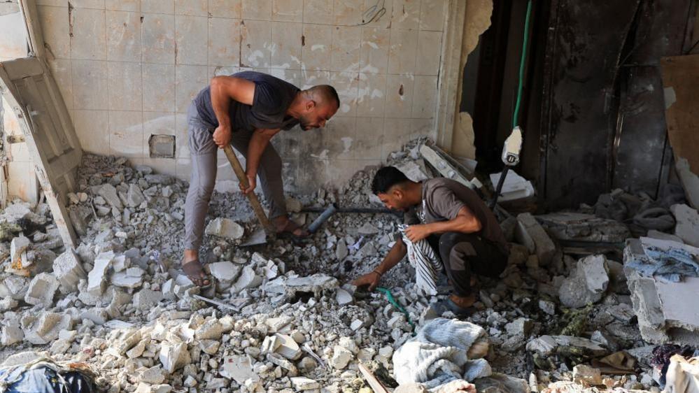 Israel Kills 13 in Gaza After Hamas Agreement to Disarm