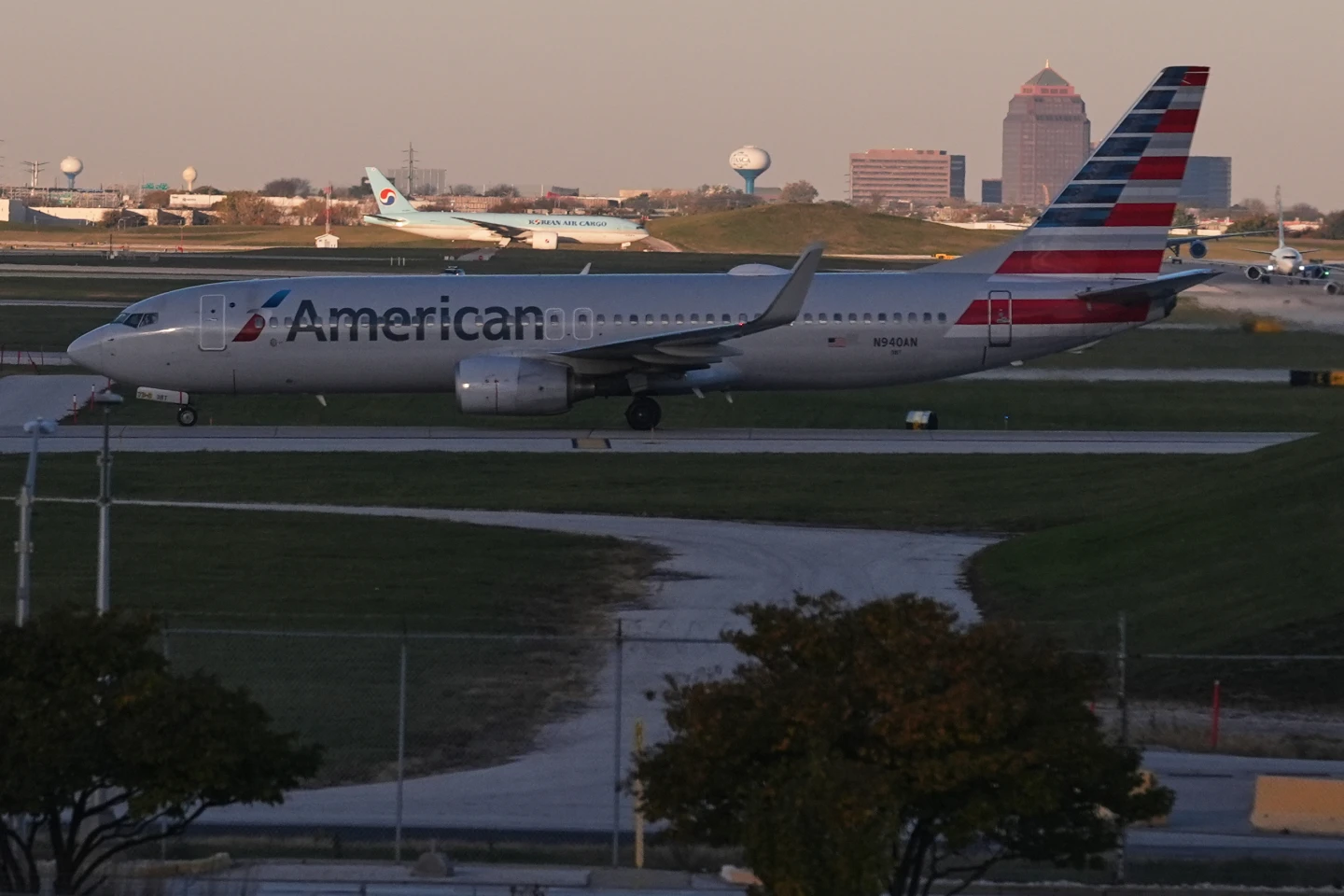 FAA Mandates Flight Reductions Amid Ongoing Government Shutdown