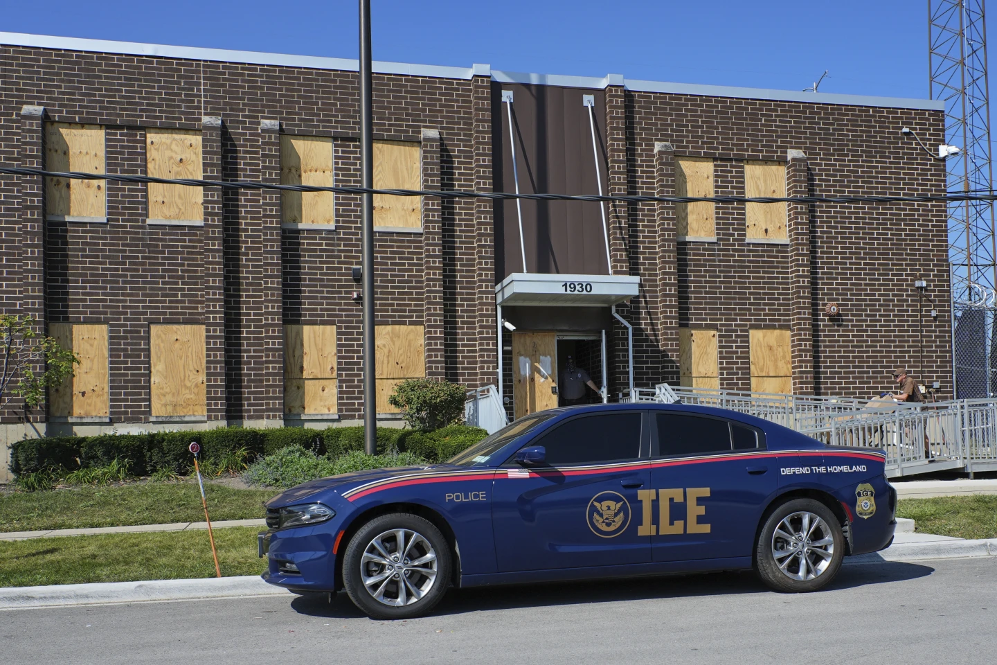 Activists Rally Against ICE Enforcement in Chicago Amid Rising Arrests