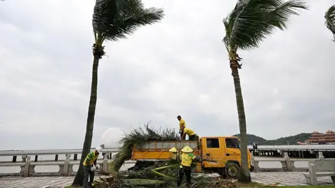 Typhoon Ragasa Hits Southern China: Impact on Zhuhai
