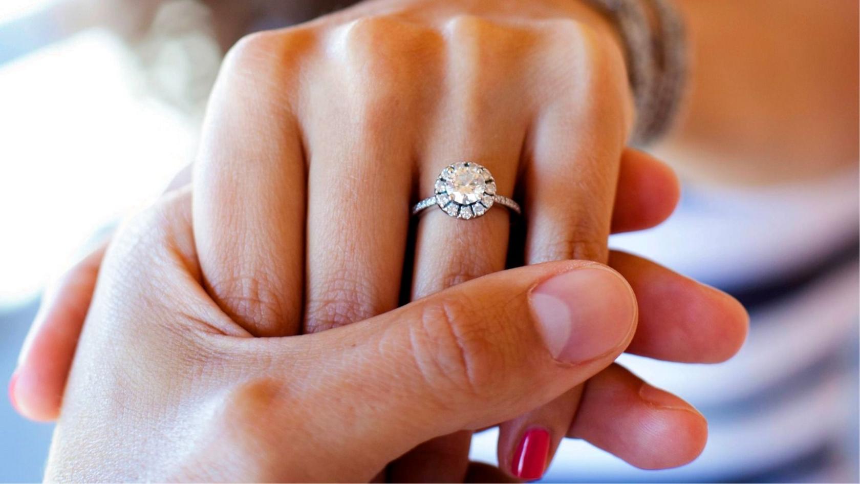 De Beers Suspends Venetia Mine as Diamond Demand Slumps