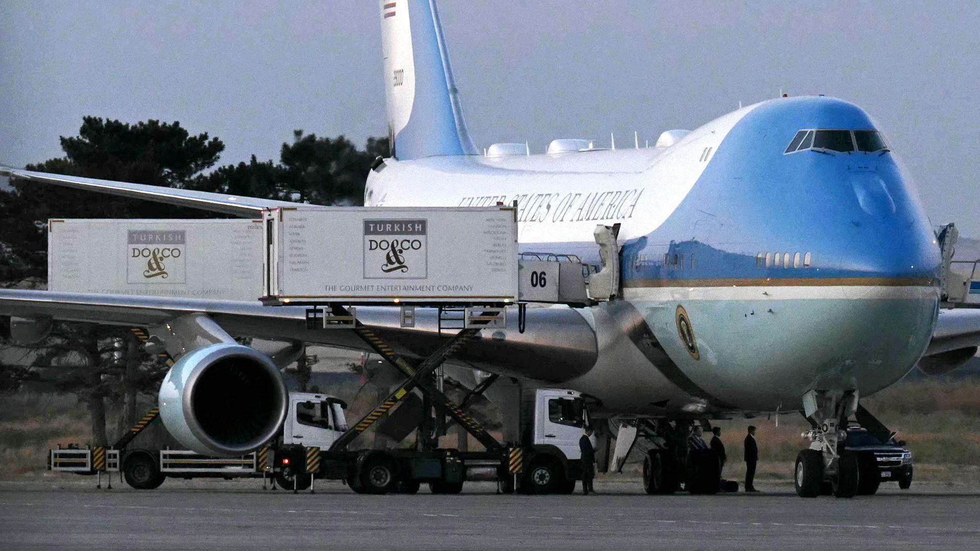 It Was Just A C‑1: Trump’s Secret Plane Swap Amid Iran Threat