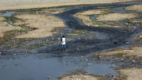 Tehran's Drought Crisis: A Call for Water Conservation Amidst Unprecedented Challenges
