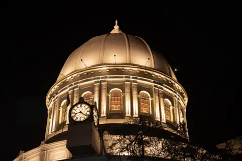 Kolkata Shines Bright: The City’s Night Transformation Equals Paris