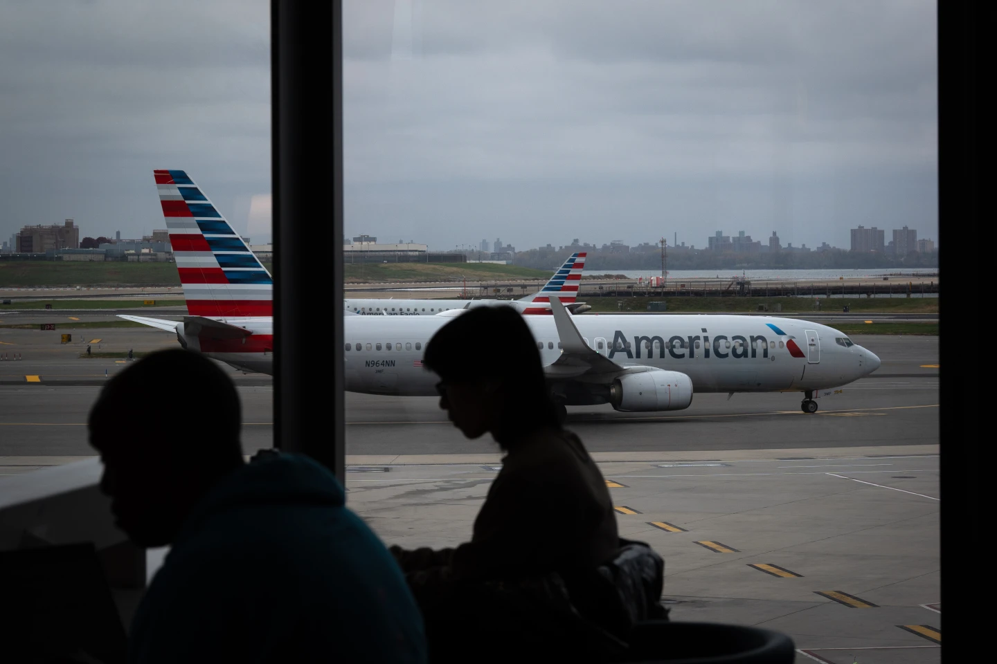Air Travel Disruptions Intensify as Government Shutdown Persists