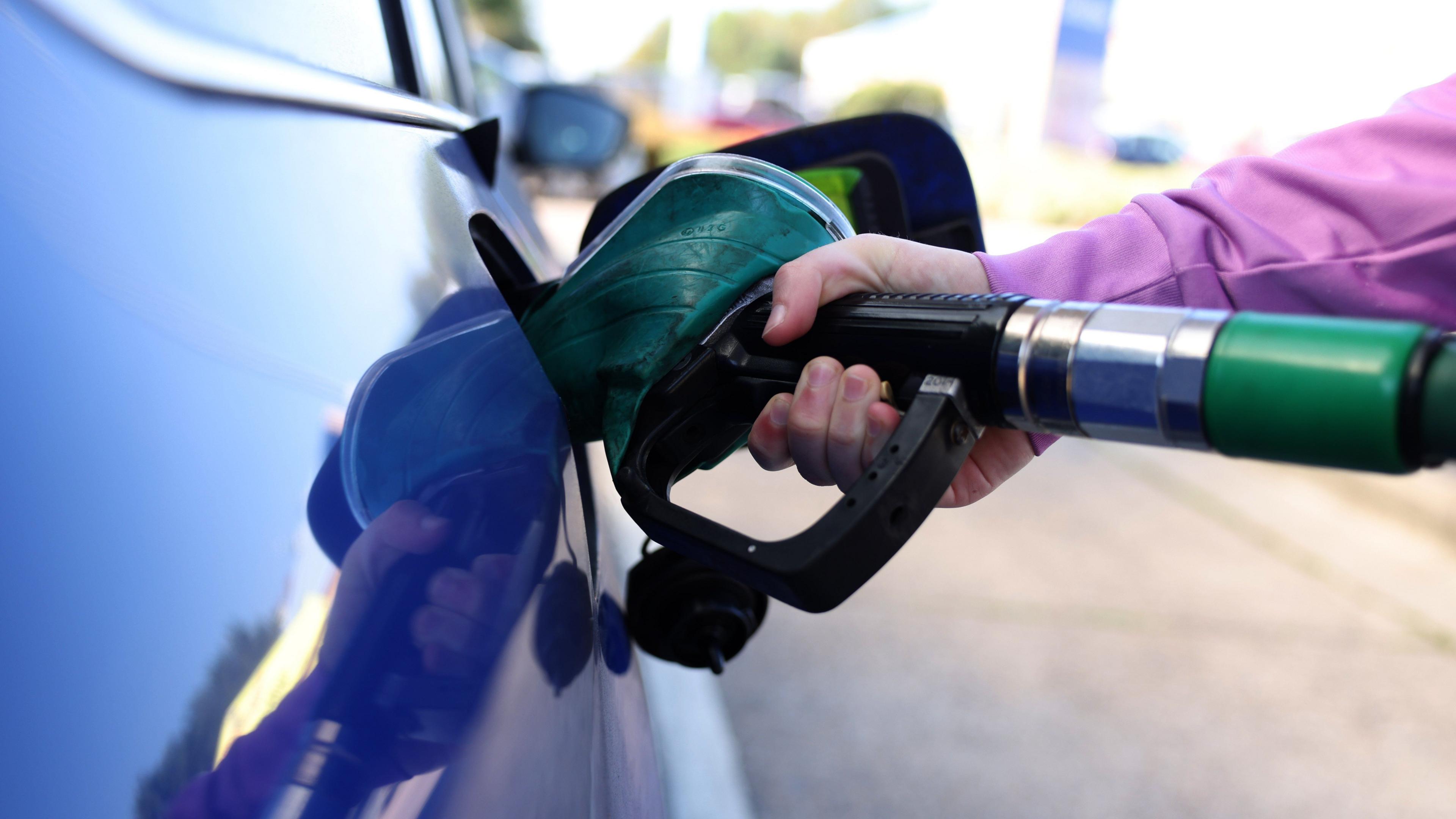 Trump Faces Backlash After Announcing Russian Diesel Import Deal