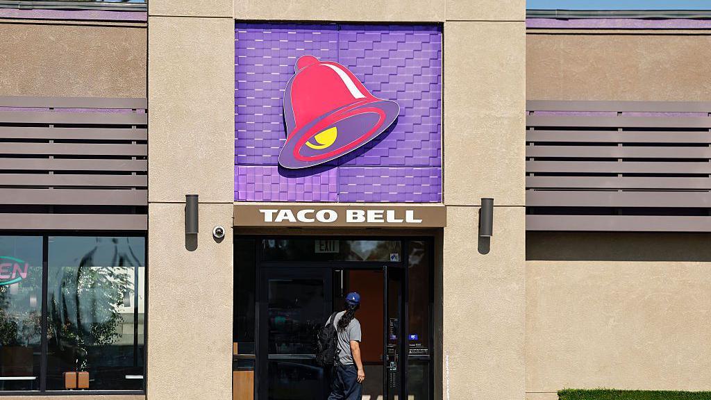 Taco Bell Removes Lettuce Amid 1,600‑Case Parasite Outbreak