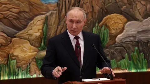 Putin Stands Firm on Territorial Demands in Prelude to US Talks