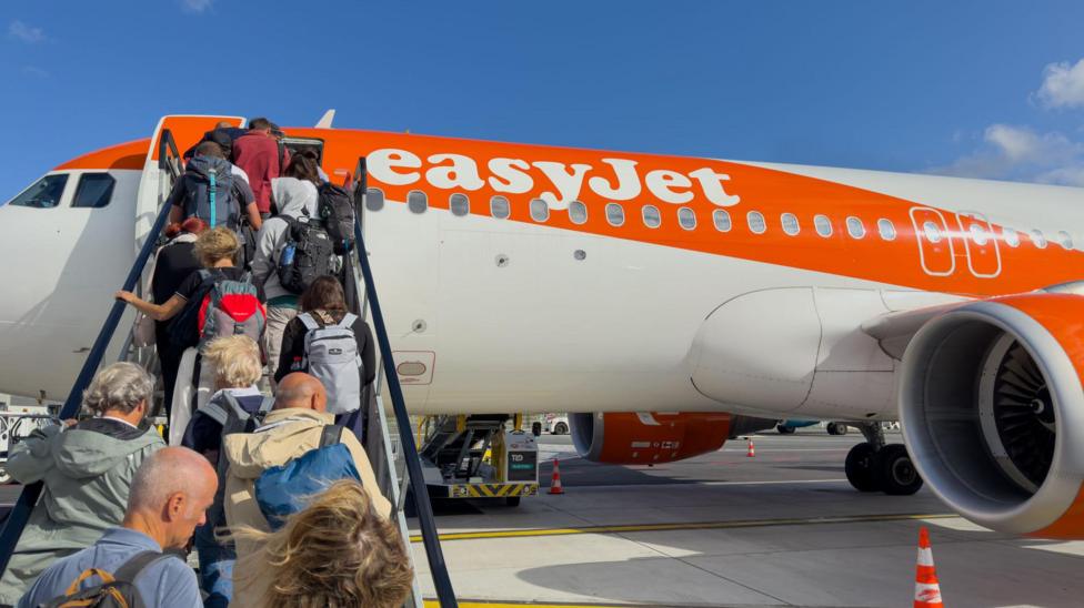 EasyJet sells itself: US investor Apollo buys airline for £5.7bn