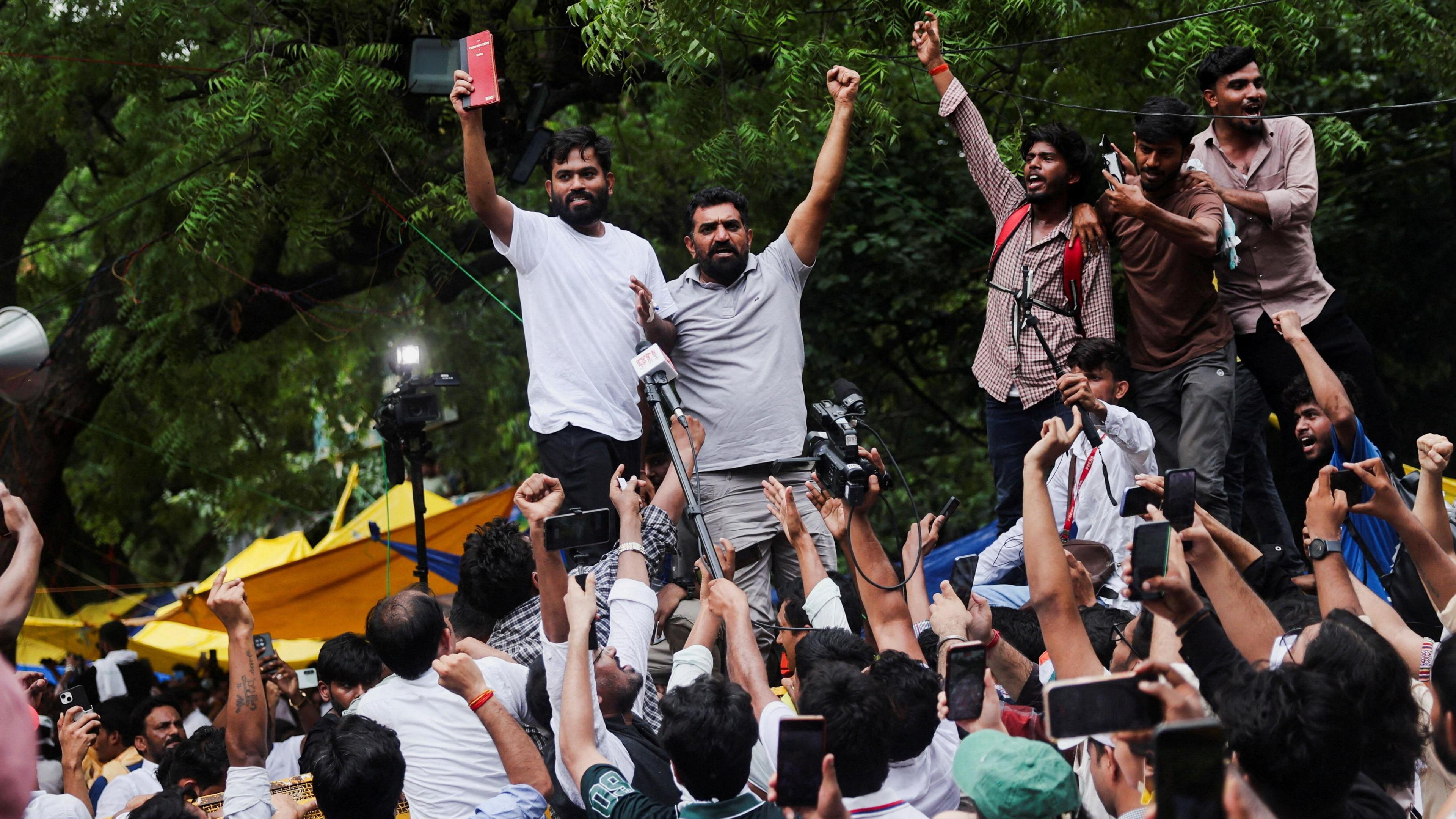Cockroach Protest Ends as India's Education Minister Resigns