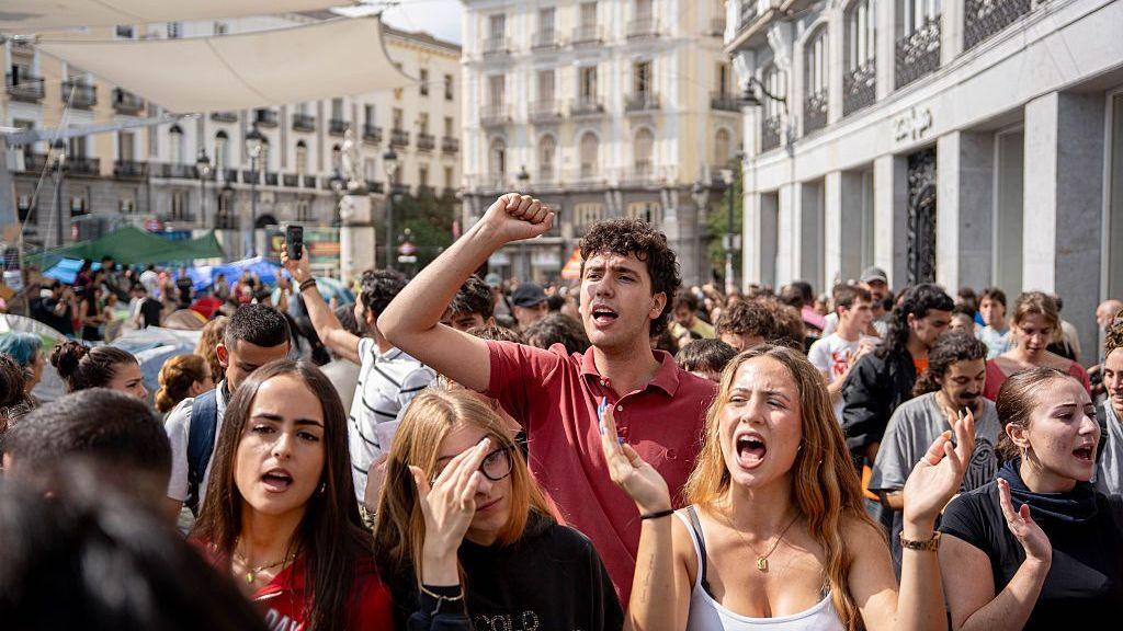 Spain’s coalition government approves housing measures after eviction protest