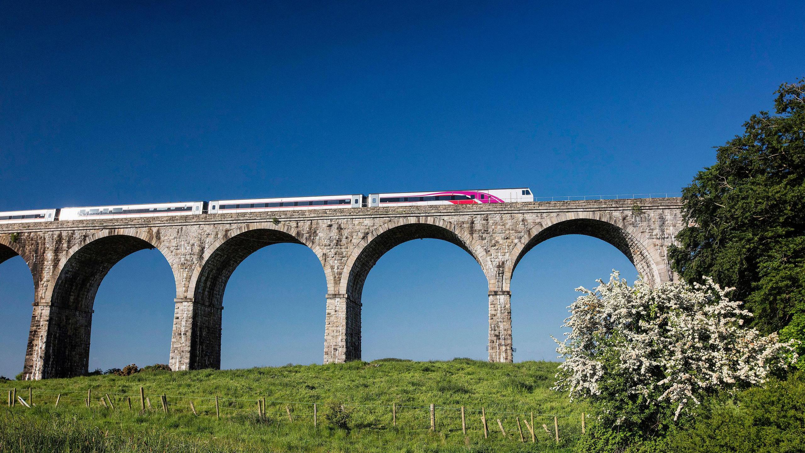Ireland Injects €228m to Link Dublin and Belfast by Rail
