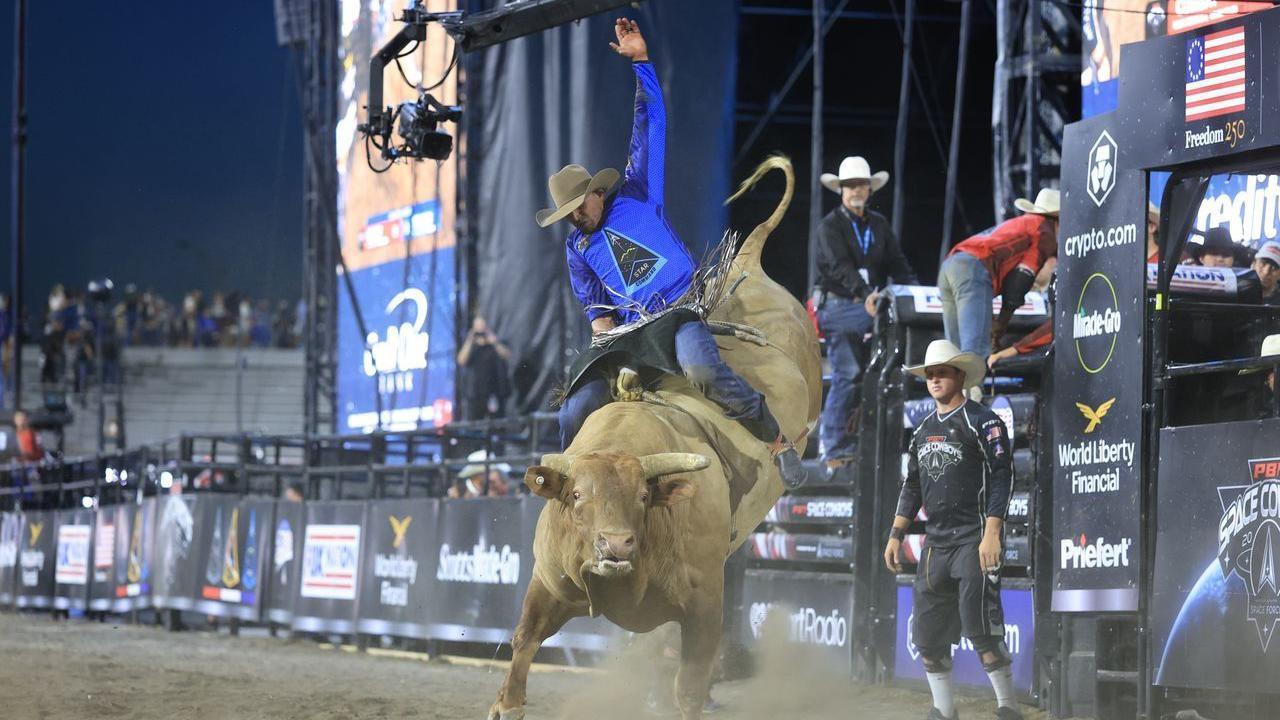 Rodeo Rivets Recruiters: Space Cowboys Draw 30,000 to the Frontier