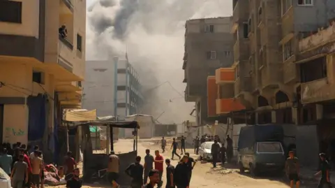 Intensified Bombardment in Gaza City Forces Mass Exodus as Families Seek Safety