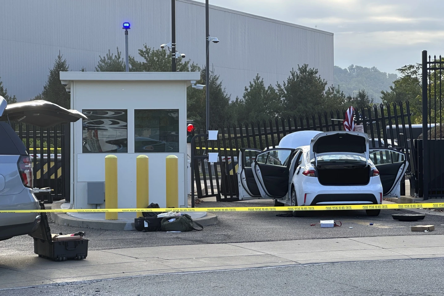 Pittsburgh Man Rams FBI Gate with Car Decorated in American Flag