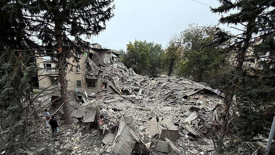 Russian Glide Bombs Strike Zaporizhzhia, 15 People Killed Including Children