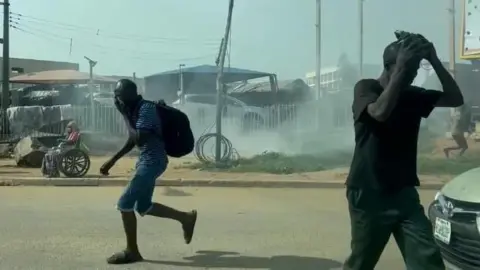 Nigerian Police Use Tear Gas Against Protesters Demanding Release of Separatist Leader