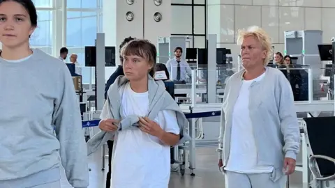Israel Expels Greta Thunberg and Pro-Palestinian Activists Amid Flotilla Controversy