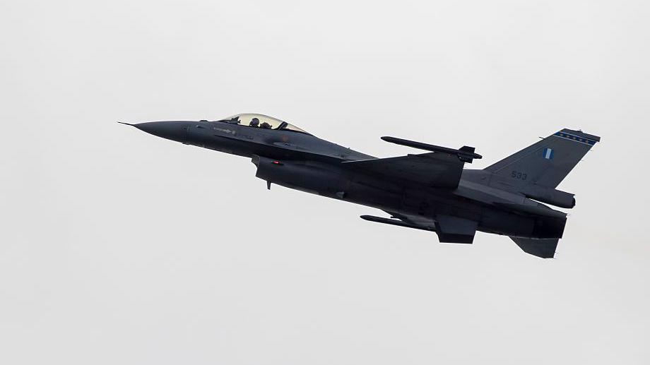 Greek F‑16 Crash‑Lands at Zakynthos Airport, Delaying Summer Travel