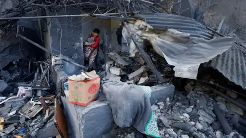 Escalation in Gaza: Israeli Strikes Result in 104 Deaths Amid Ceasefire Tensions
