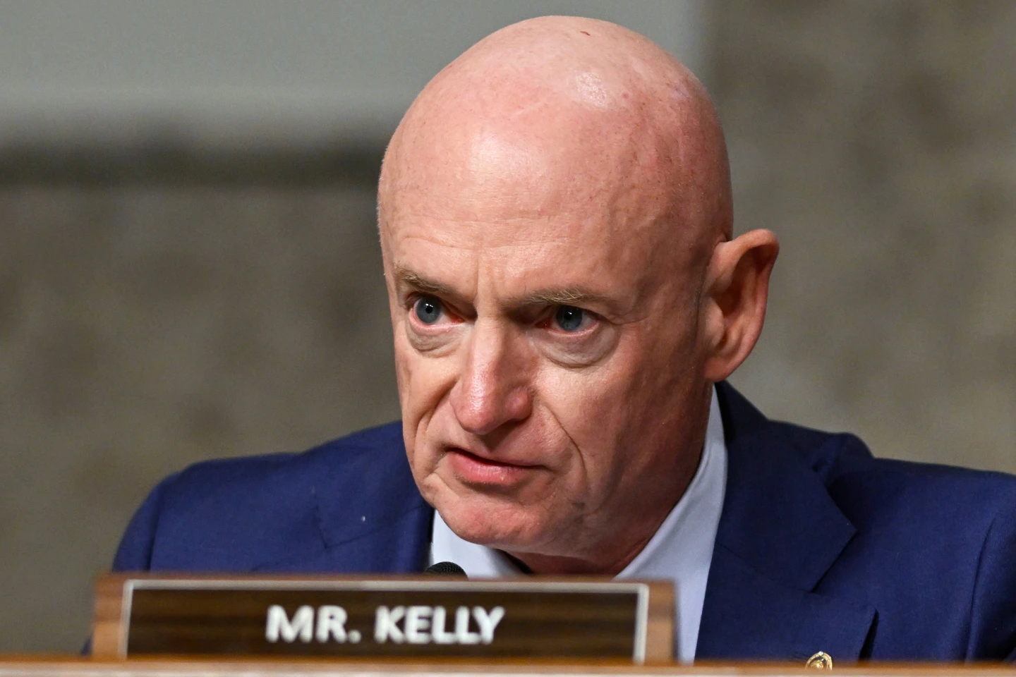 Legal Experts Question Pentagon's Investigation of Senator Mark Kelly
