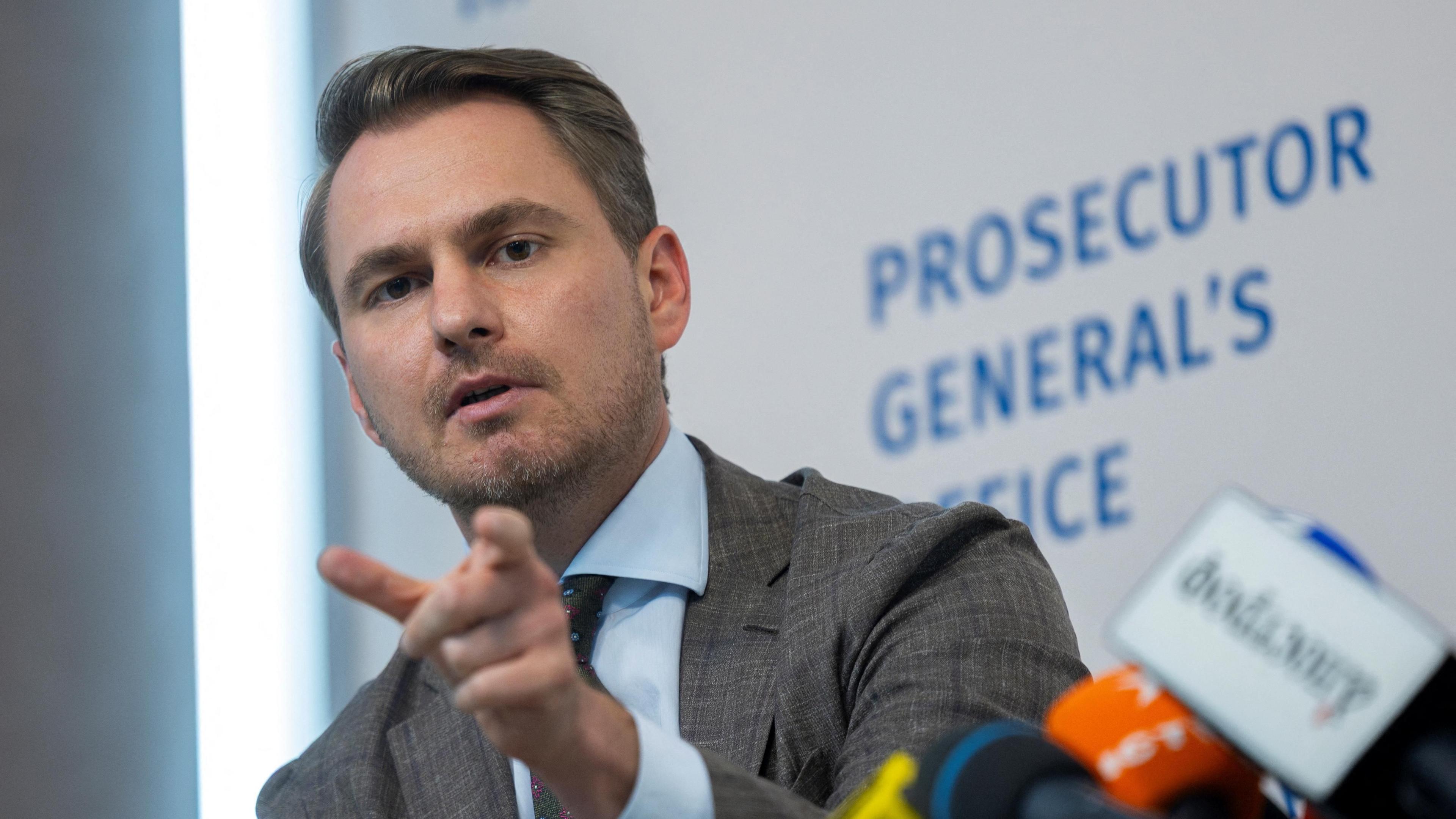 Ukraine’s Chief Prosecutor Resigns Amid Call‑Centre Corruption Probe