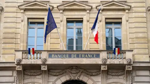 Louvre Transfers Treasures to Bank of France Following Security Breach
