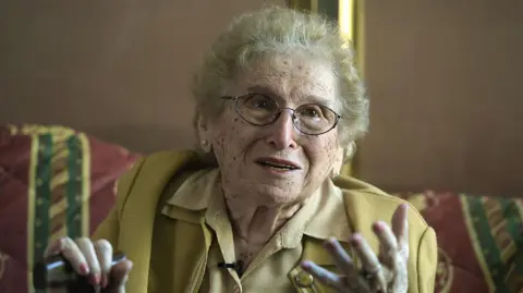 Tribute to Rosa Roisinblit: A Beacon of Hope for Argentina's Missing Children