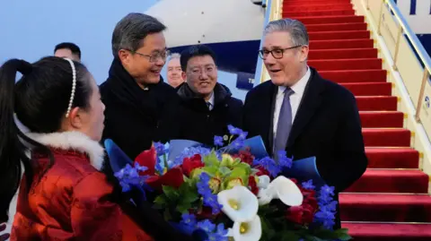 UK PM Starmer Emphasizes Benefits of China Trip Ahead of Xi Meeting